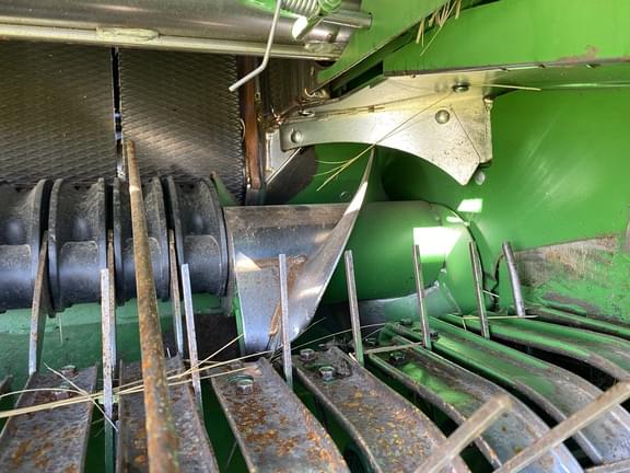 Image of John Deere 569 MegaWide Plus equipment image 4