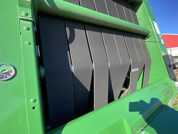 Image of John Deere 569 MegaWide Plus equipment image 1