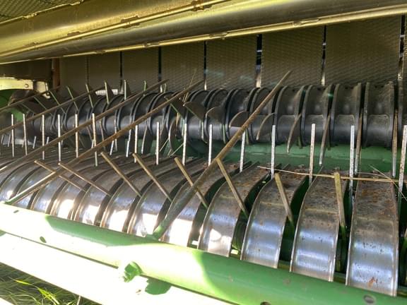 Image of John Deere 569 MegaWide Plus equipment image 3