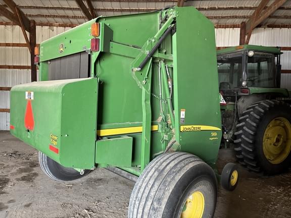 Image of John Deere 569 MegaWide Plus equipment image 2