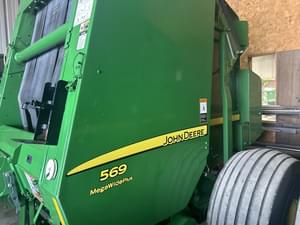 2017 John Deere 569 MegaWide Plus Image