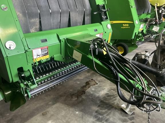 Image of John Deere 569 MegaWide Plus equipment image 3