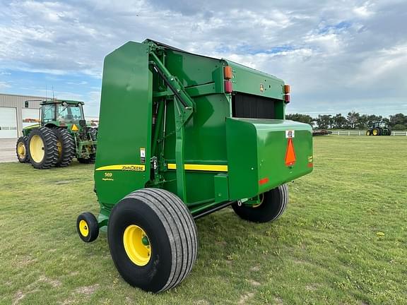 Image of John Deere 569 MegaWide Plus equipment image 1