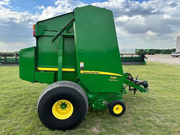 Image of John Deere 569 MegaWide Plus equipment image 4