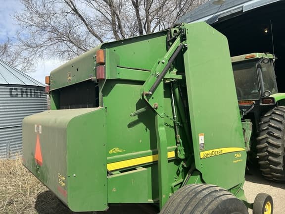 Image of John Deere 569 MegaWide Plus equipment image 1