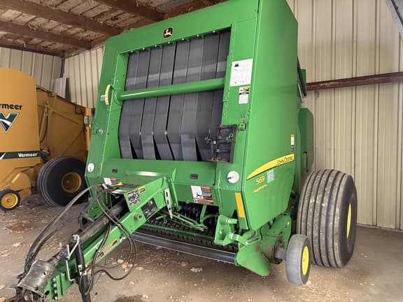 Image of John Deere 569 MegaWide Plus equipment image 1