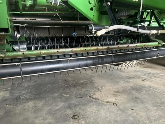 Image of John Deere 569 MegaWide Plus equipment image 4