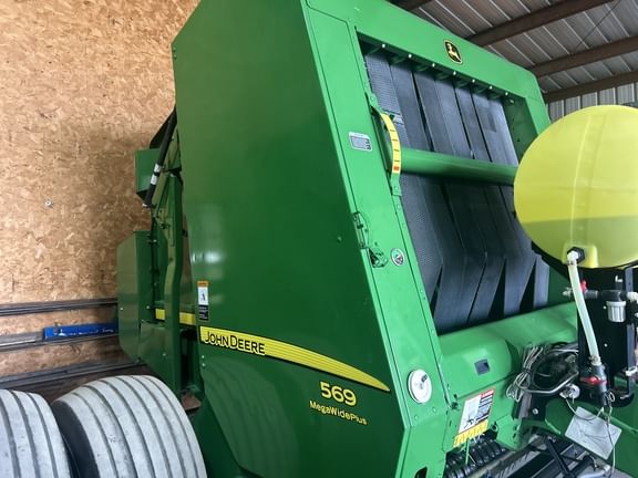 2017 John Deere 569 MegaWide Plus Equipment Image0