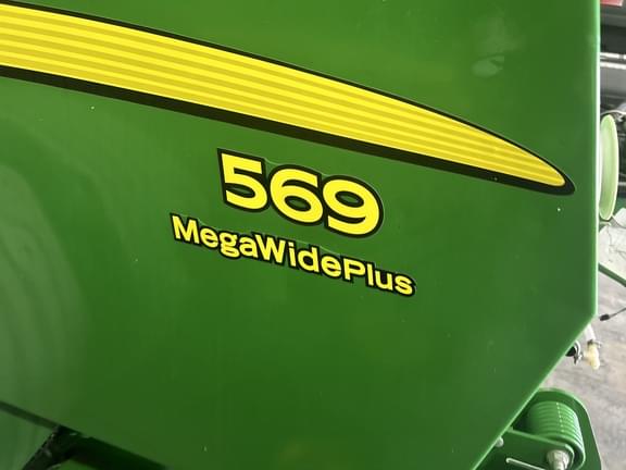 Image of John Deere 569 MegaWide Plus equipment image 2
