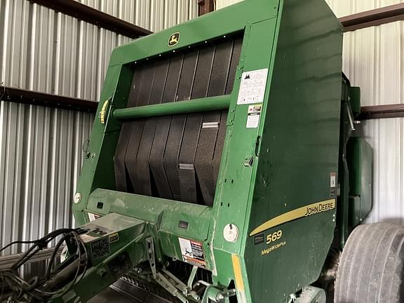 Image of John Deere 569 MegaWide Plus equipment image 4