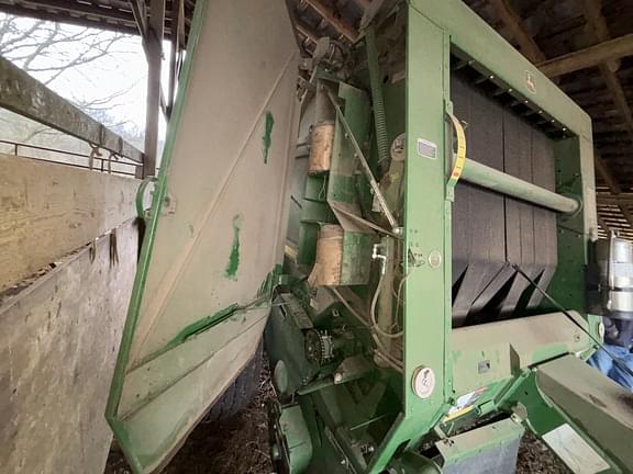 Image of John Deere 569 MegaWide Plus equipment image 4