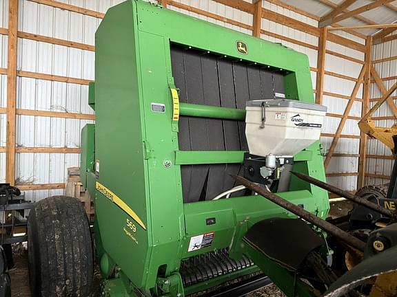 Image of John Deere 569 MegaWide Plus equipment image 1