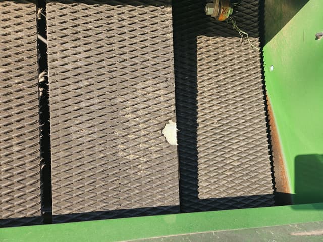 Image of John Deere 569 equipment image 4