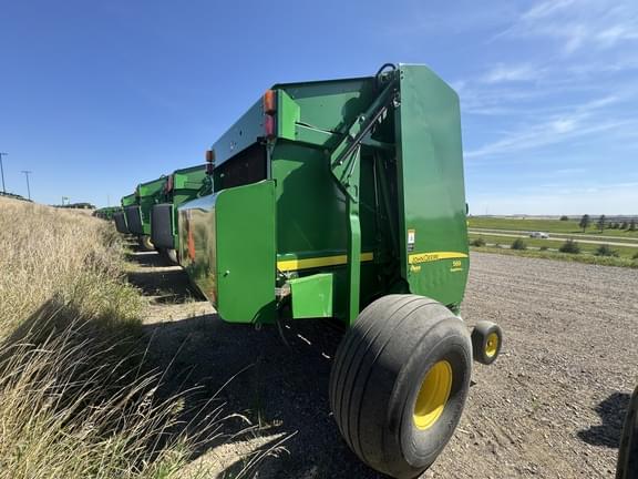 Image of John Deere 569 MegaWide Plus equipment image 4