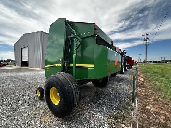 Image of John Deere 569 MegaWide Plus equipment image 2