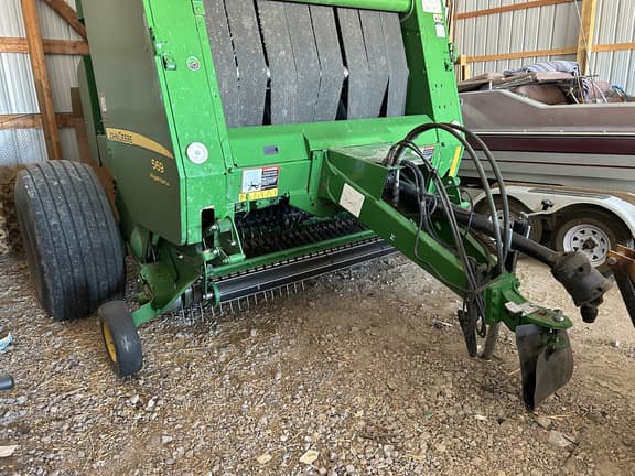 Image of John Deere 569 MegaWide Plus equipment image 3