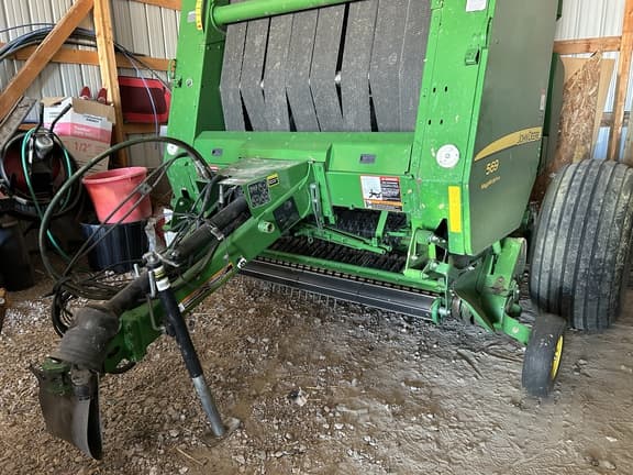 Image of John Deere 569 MegaWide Plus equipment image 1