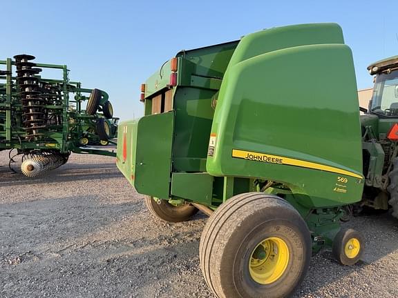 Image of John Deere 569 Premium equipment image 3