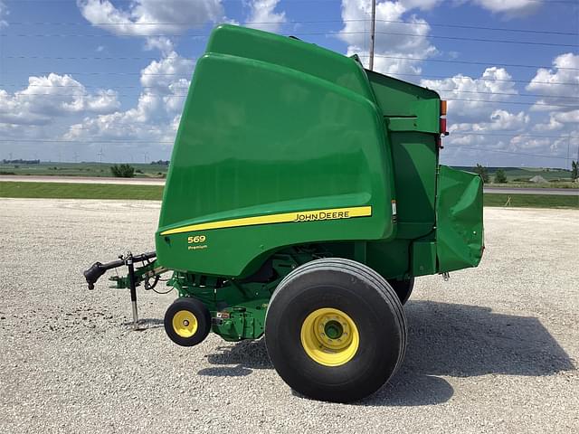 Image of John Deere 569 Premium equipment image 2