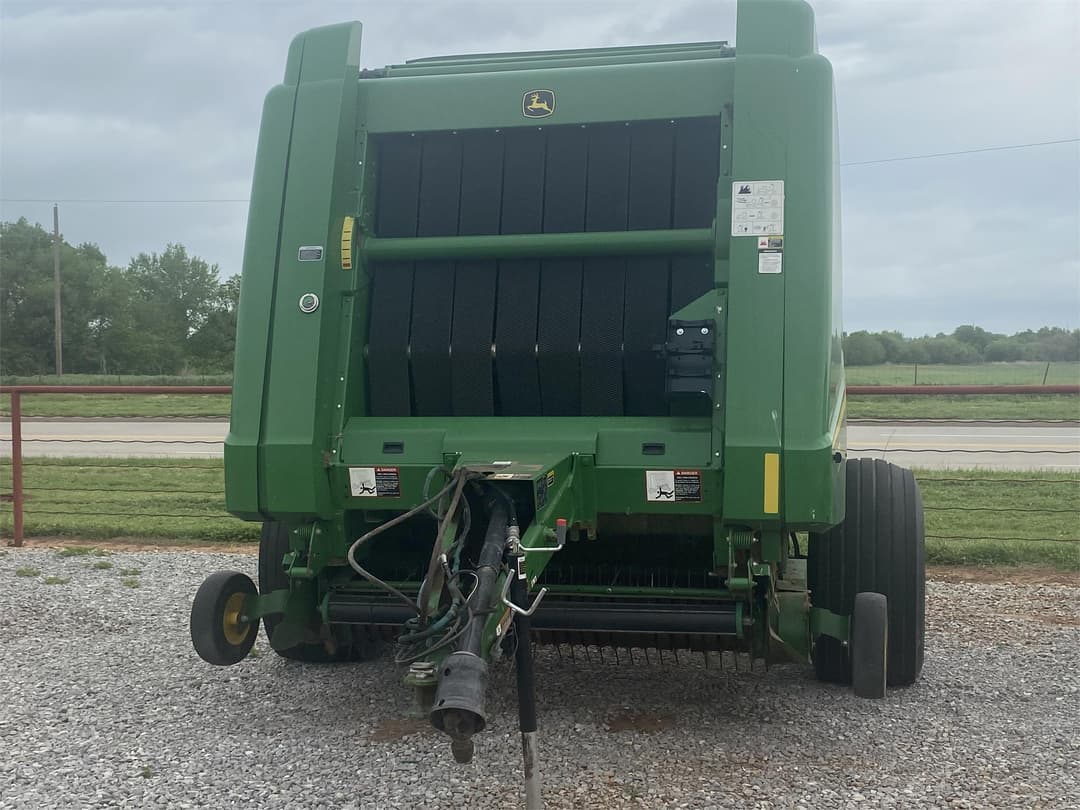 Image of John Deere 569 Premium Image 1