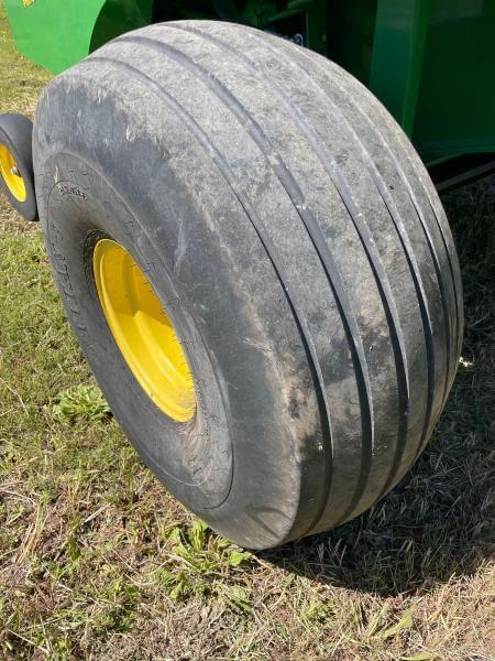 Image of John Deere 569 Premium equipment image 4