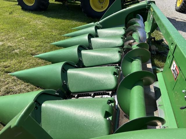 Image of John Deere 606C equipment image 2