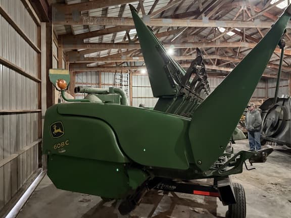 Image of John Deere 608C equipment image 1