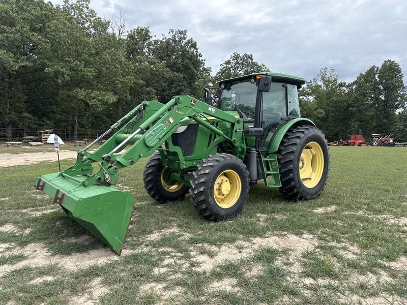 2017 John Deere 6105D Equipment Image0