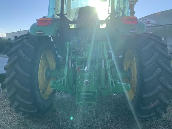 Image of John Deere 6105E equipment image 2