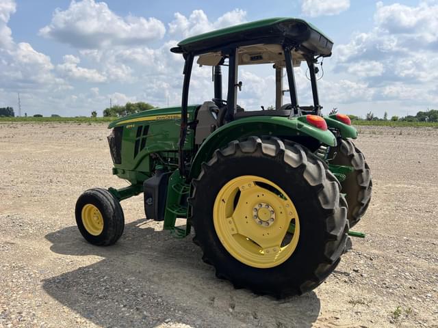 Image of John Deere 6105E equipment image 1