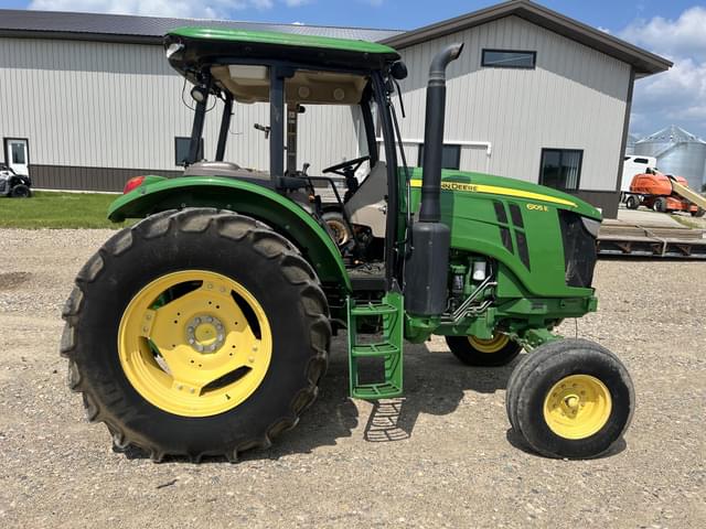 Image of John Deere 6105E equipment image 4