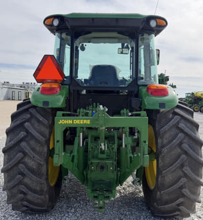 Image of John Deere 6105E equipment image 4