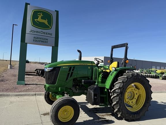 Image of John Deere 6105E equipment image 1