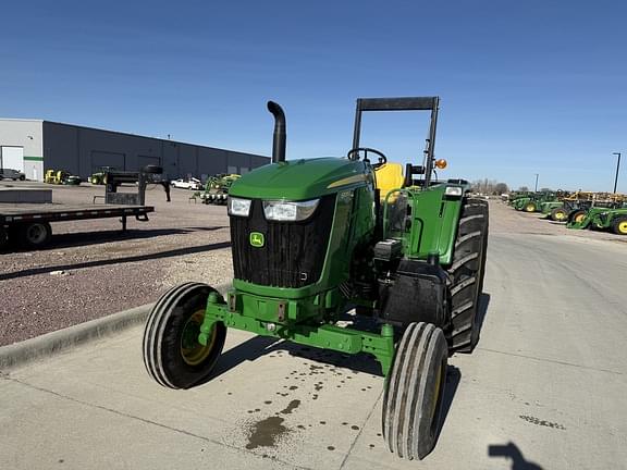 Image of John Deere 6105E equipment image 2