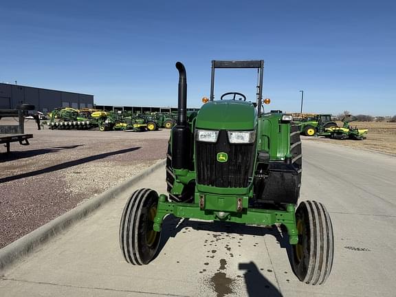 Image of John Deere 6105E equipment image 3