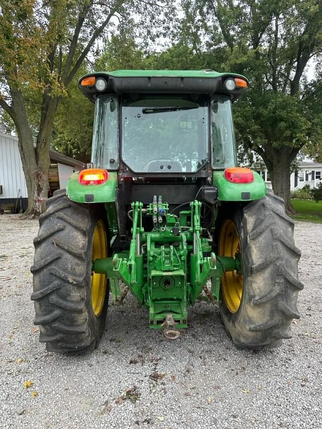 Image of John Deere 6105E equipment image 4