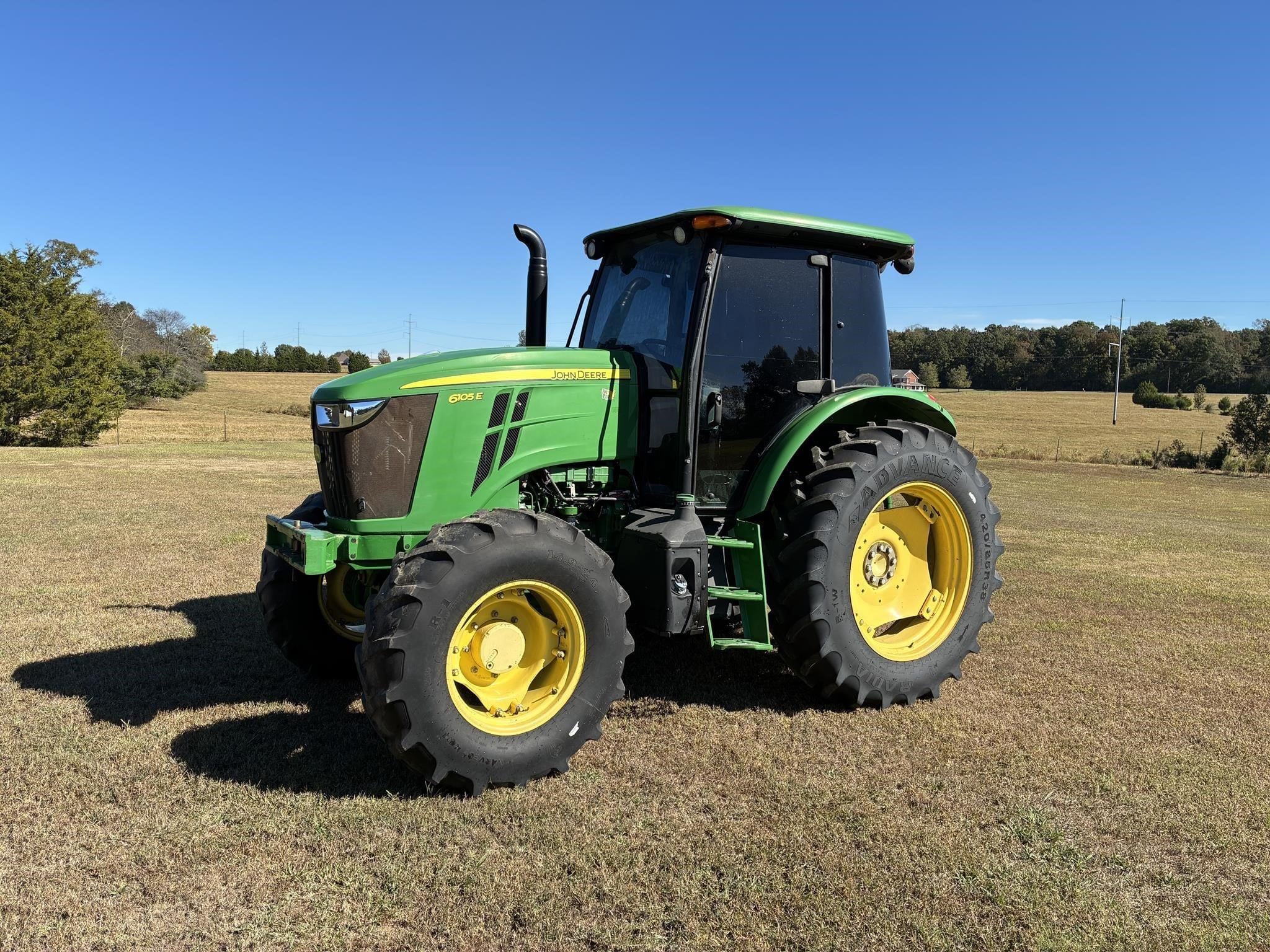 2017 John Deere 6105E Equipment Image0