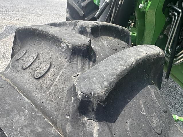 Image of John Deere 6105E equipment image 4