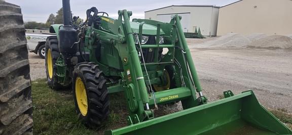 Image of John Deere 6110M equipment image 4