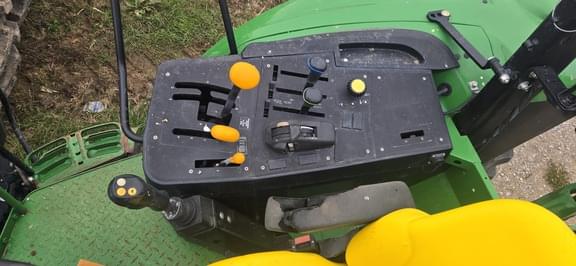 Image of John Deere 6110M equipment image 1