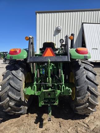 Image of John Deere 6110M equipment image 2