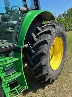 Image of John Deere 6110M equipment image 1