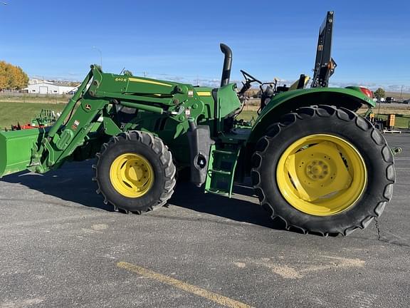 Image of John Deere 6110M equipment image 1