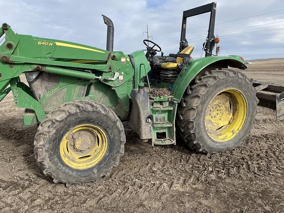 Image of John Deere 6110M equipment image 2