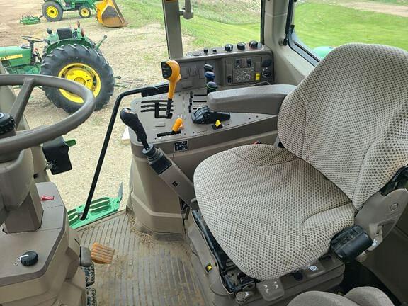 Image of John Deere 6110M equipment image 4