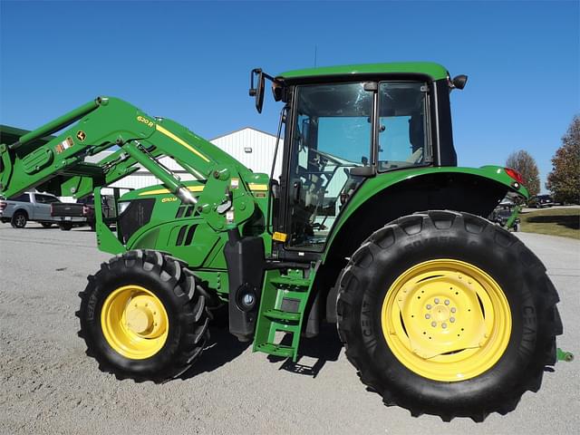 Image of John Deere 6110M equipment image 1