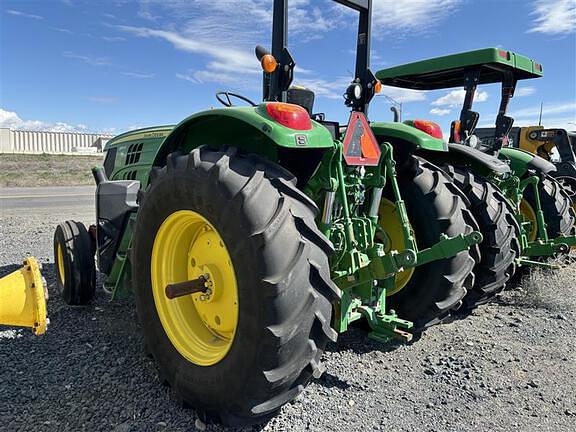 Image of John Deere 6110M equipment image 2