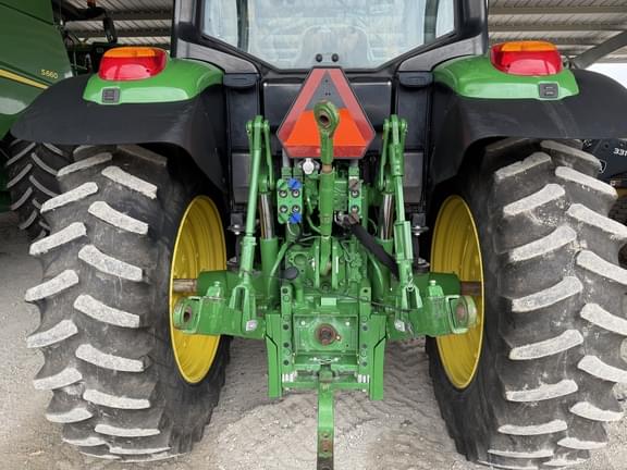 Image of John Deere 6110M equipment image 4