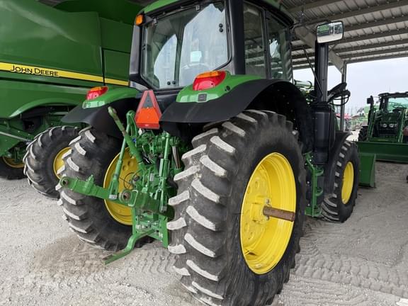 Image of John Deere 6110M equipment image 3