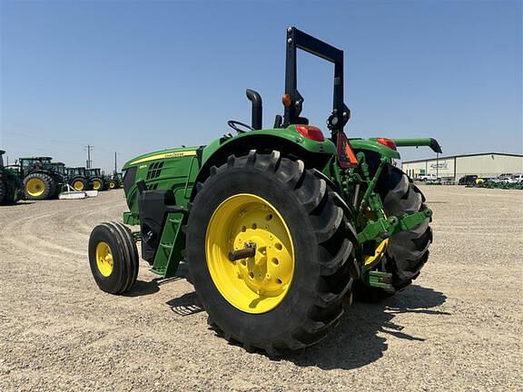 Image of John Deere 6110M equipment image 2